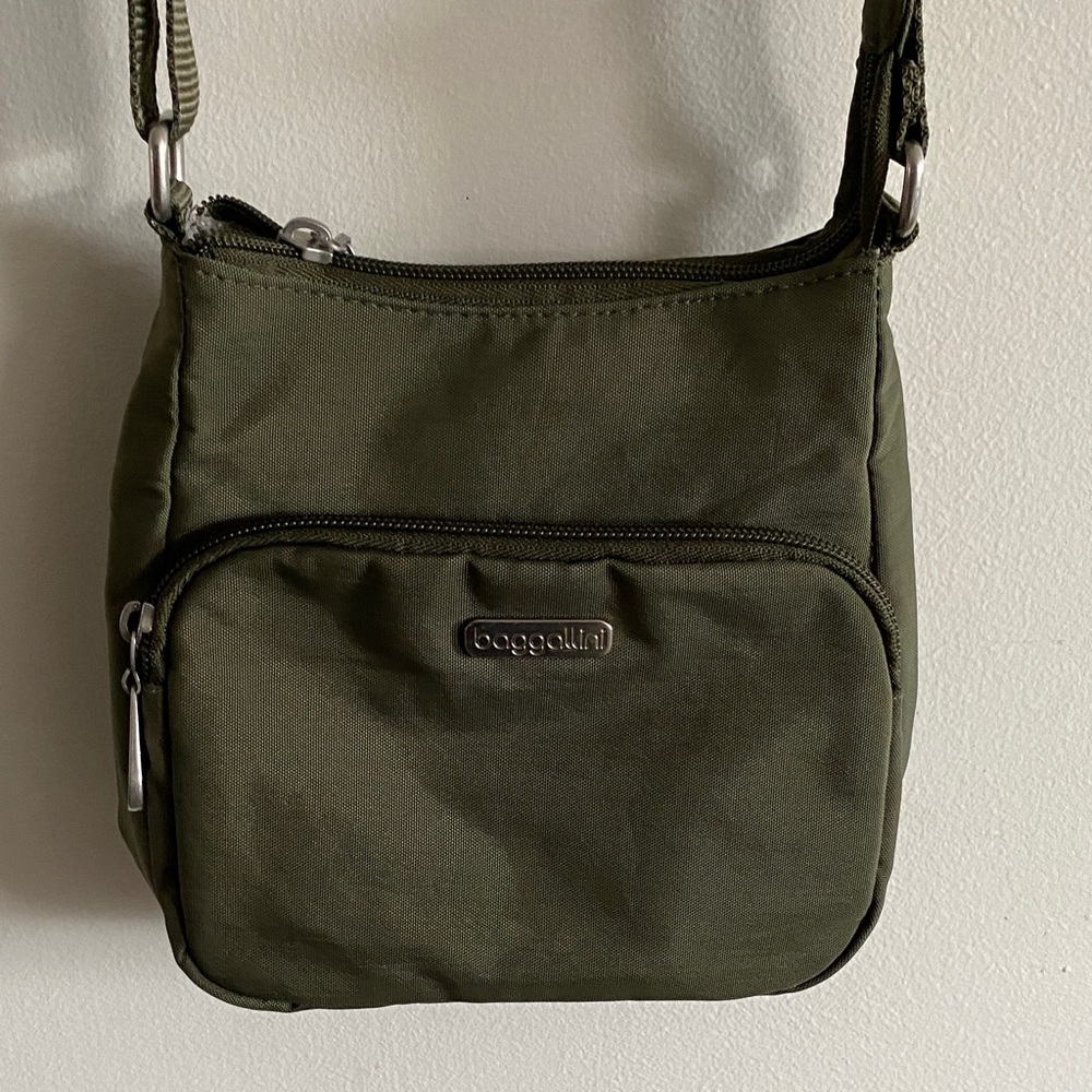 Baggallini Olive Green Messenger Bag